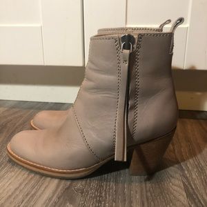 Gorgeous Beige Acne Pistol Ankle Boots! Sz 38